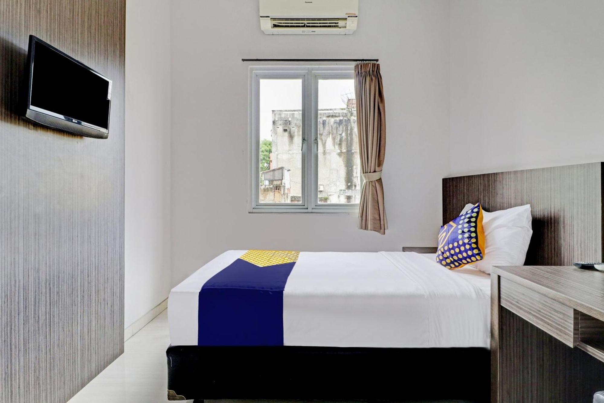 Hotel O Cihampelas Near Ciwalk Formerly D'River Guest House Bandung Esterno foto